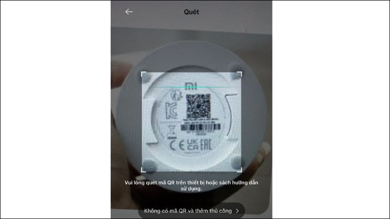 Quét mã QR hiển thị trên màn hình điện thoại