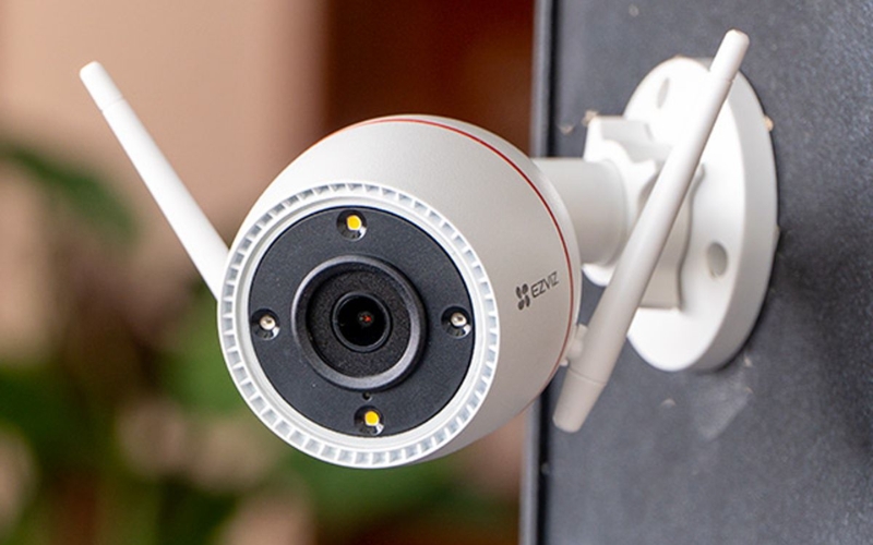 Camera EZVIZ tự xoay có phải là lỗi không