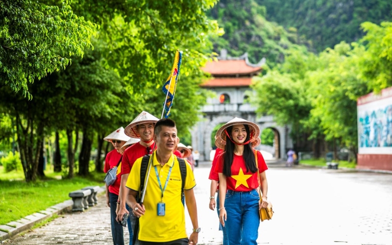 Đi du lịch tour là gì?