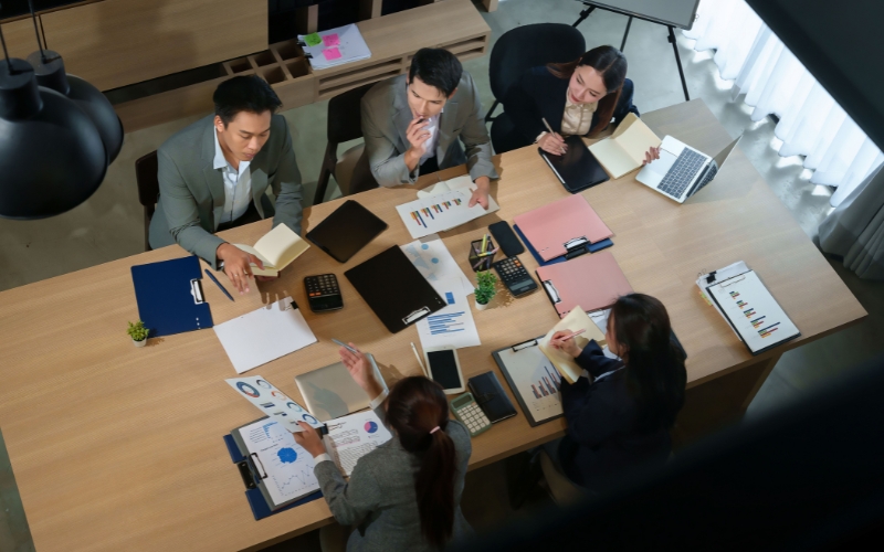 Kiểm tra đội ngũ nhân sự phụ trách dự án