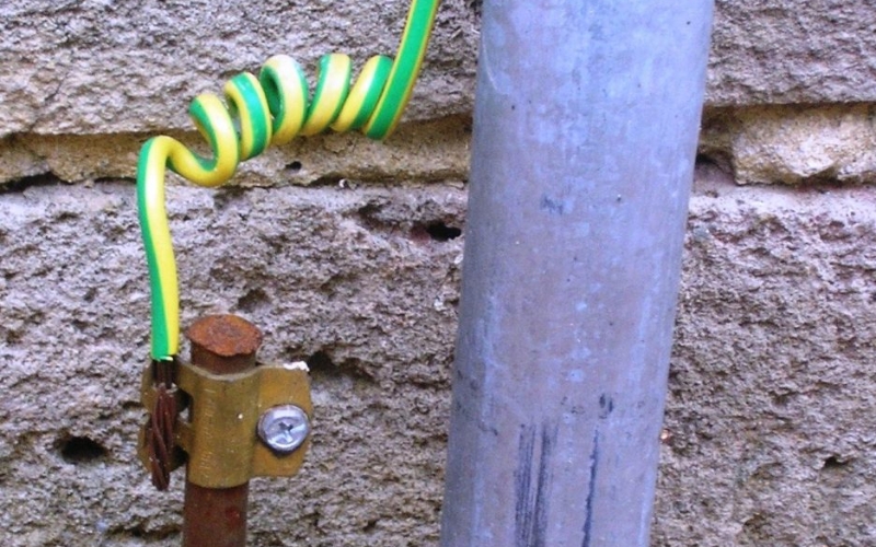 Lắp đặt hệ thống tiếp địa chuẩn cho toàn bộ hệ thống