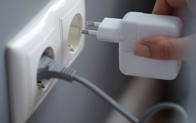 Tắt nguồn điện để camera nghỉ tạm thời và hạ nhiệt